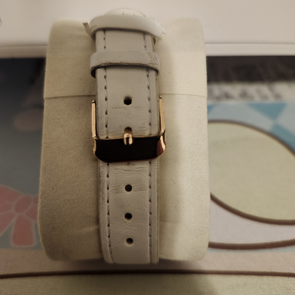 Watch - Picture 3 of 3